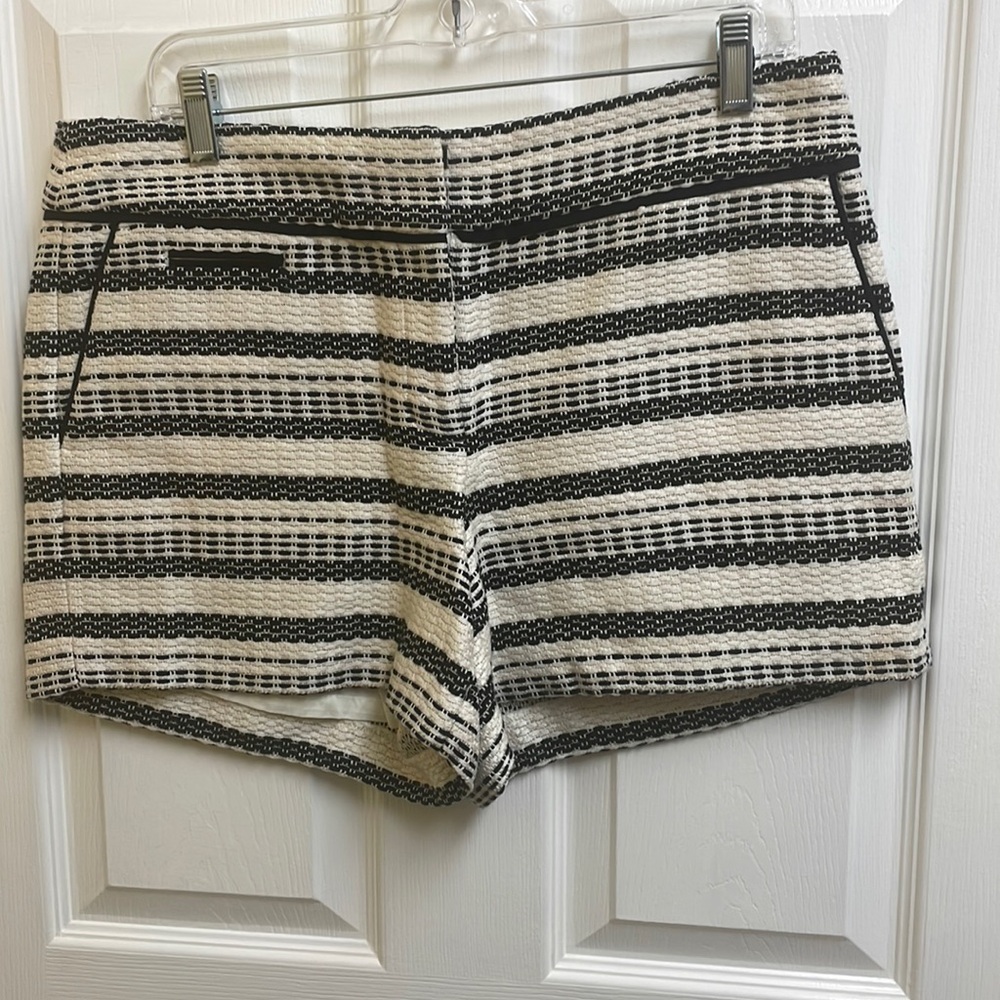 Ann Taylor Loft shorts size 6